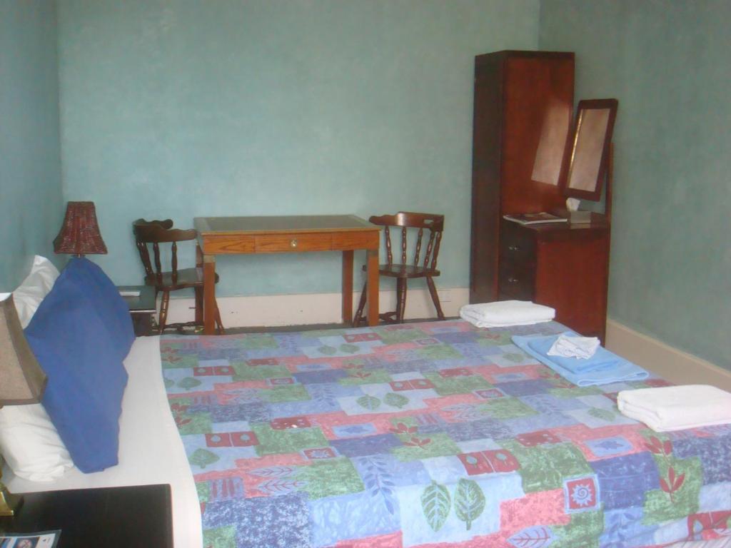 The Priory Hotel Dongara Zimmer foto
