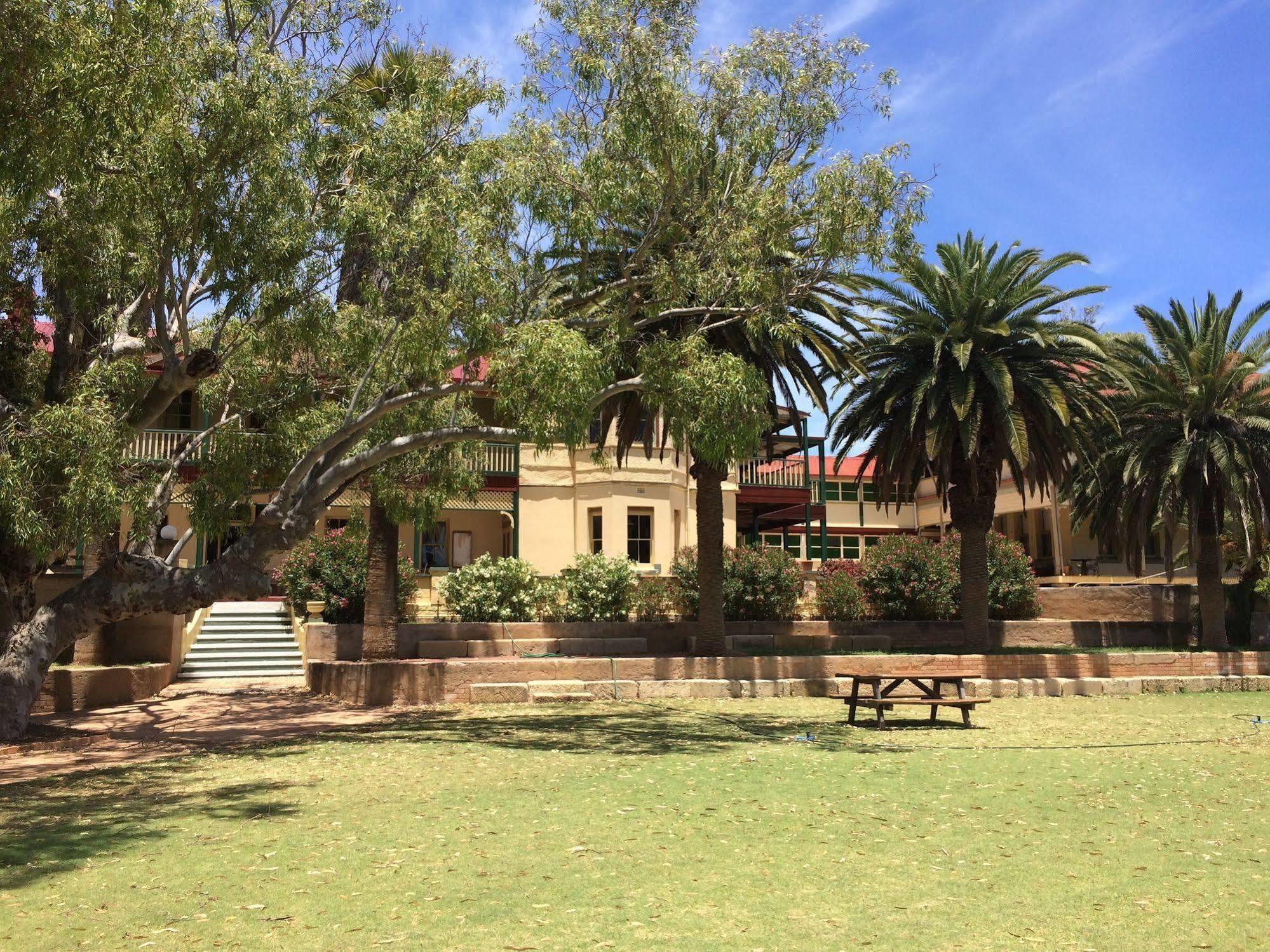 The Priory Hotel Dongara Exterior foto